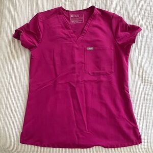 FIGS one pocket scrub top in raspberry